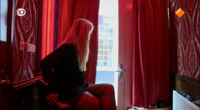 Rețea de prostituate de lux, condusă de „Vader” din Pitești, ANIHILATĂ