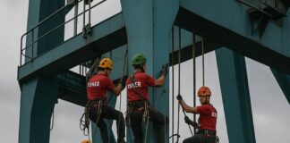 Alpiniștii utilitari care țin orașul în siguranță. Cum poate SC FISKER să prevină accidentele și pagubele din blocurile vechi