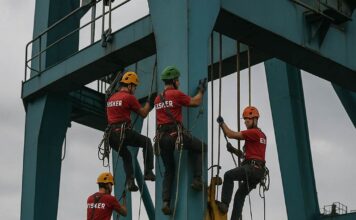 Alpiniștii utilitari care țin orașul în siguranță. Cum poate SC FISKER să prevină accidentele și pagubele din blocurile vechi